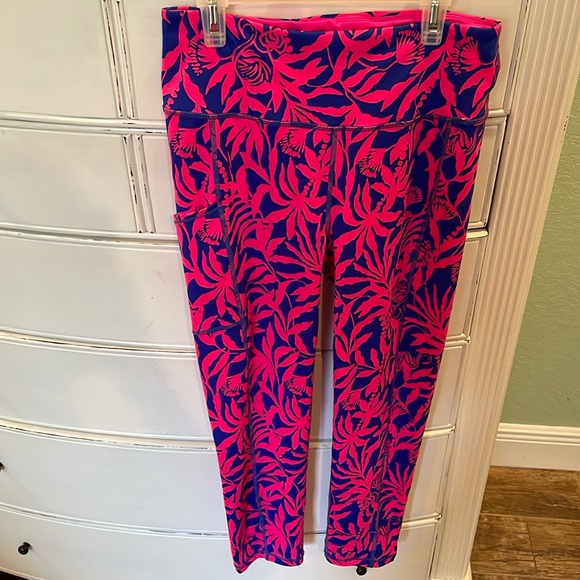 Lilly Pulitzer Pants - Never worn super cute Lilly Pulitzer luxletic pants!